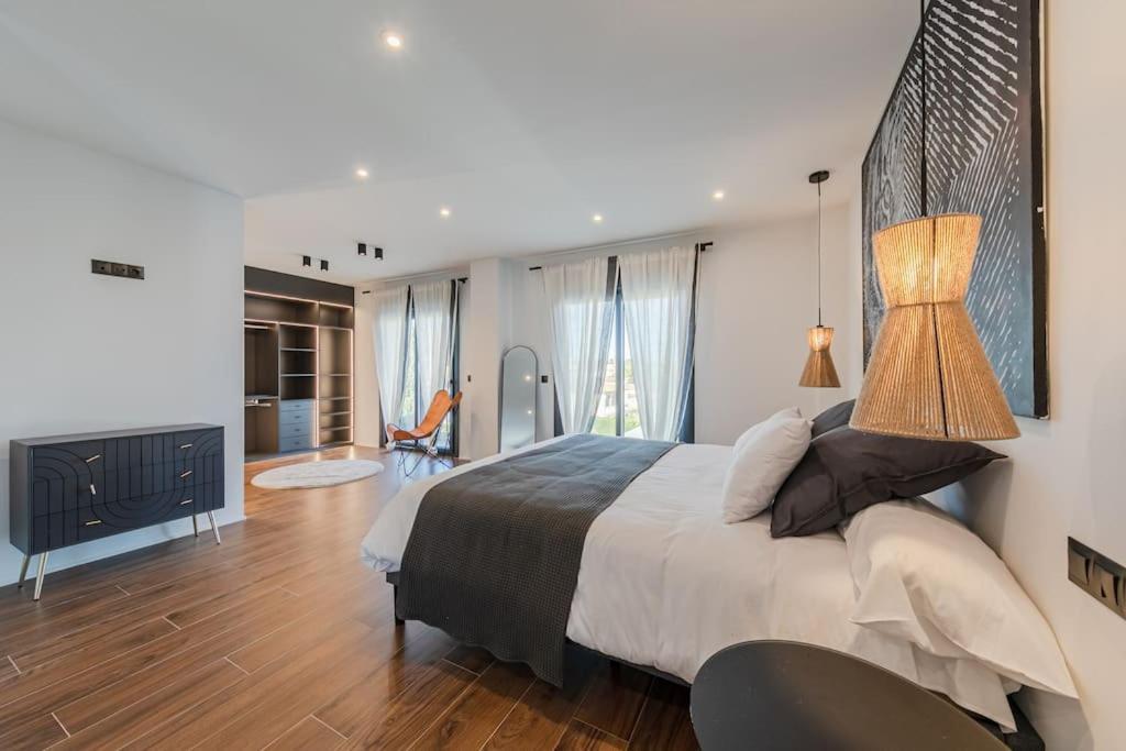 Villa Con Piscina Privada Gelves 외부 사진